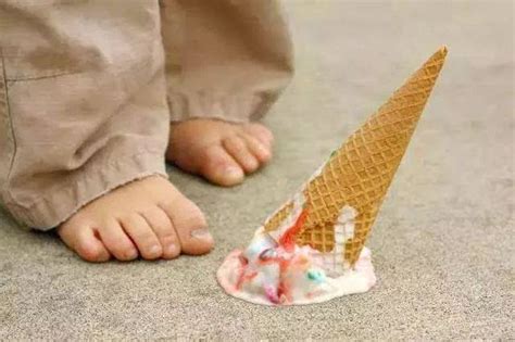 冰淇淋掉地上的图片,冰淇淋掉了图片,冰淇淋掉地上的简笔画(第2页)_大山谷图库