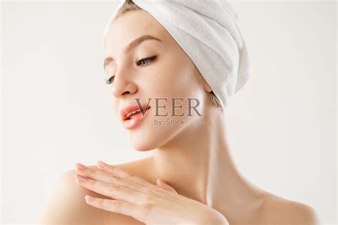 美容治疗的女脸高清图片下载-正版图片502402521-摄图网