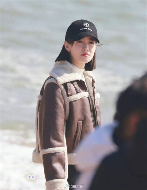 宋茜演绎Jimmy Choo 2022七夕特别系列，自带气场的时髦女郎