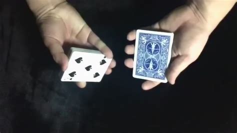 魔术教程：手一摸扑克牌就变了，原来这么简单