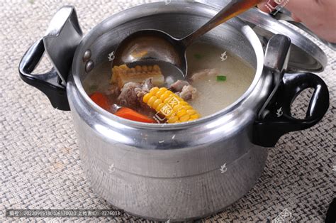 高压锅炖排骨,中国菜系,食品餐饮,摄影,汇图网www.huitu.com