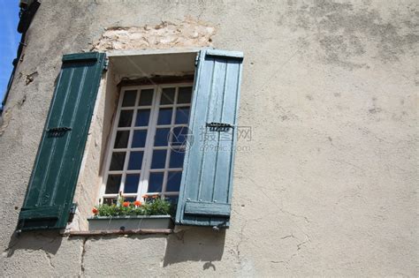普罗旺斯大厦棕色文化窗户蓝色植物建筑学房子木头花朵住宅高清图片下载-正版图片320741522-摄图网
