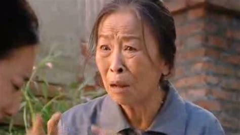 82岁丑娘张少华“孙女”曝光，是人们熟悉的她，家里还有位影帝