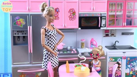 芭比娃娃玩具！芭比在厨房做凯莉喜欢吃的早餐_腾讯视频