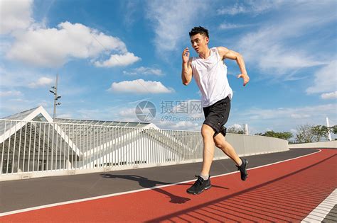 青年男性跑步锻炼高清图片下载-正版图片501660991-摄图网