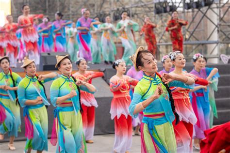 2022年全省农民广场舞展演赛在宿迁举行_中国江苏网