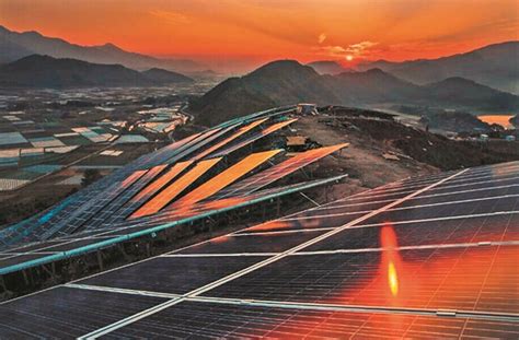 福建最大光伏发电站22万块太阳能电池板成金色梯田-电气新闻-筑龙电气工程论坛