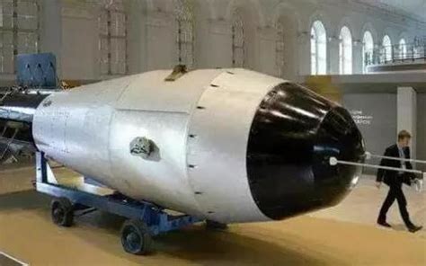 核弹“沙皇”让欧亚大陆移动9毫米，体积有多大？老式蒸汽火车头_苏联