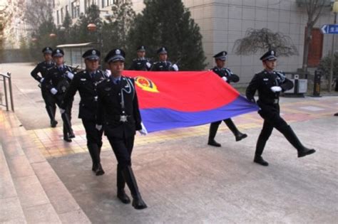 宝鸡市公安局 区县资讯 陇县公安举行升警旗仪式庆祝第三个中国人民警察节