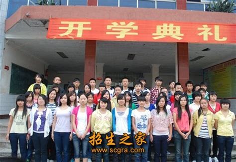 四川省东坡中等职业技术学校招生对象是怎样的，师资队伍如何