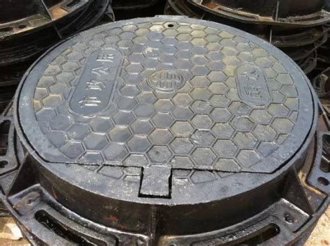 铸铁井盖防沉降 可调试污水井盖 球墨铸铁井盖 防沉降井盖700*900-阿里巴巴