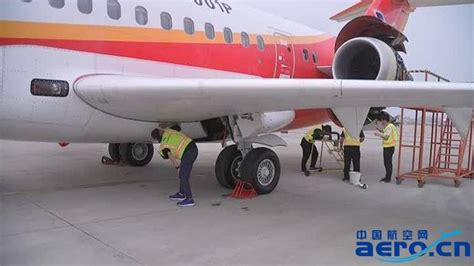 扬泰机场迎来驻场第三家航司，扬州泰州至西宁航线首航！__财经头条