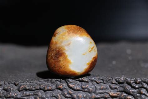 玉的原石「玉的原石、玉石原石最好的鉴别方法？」-优优翡翠