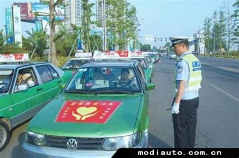 这次开出租车的，不是上海老师傅，是外地小青年——上海热线HOT频道