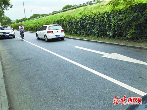 北京这条单行道15分钟31辆车疯狂逆行 警示牌和探头也不管用？ | 北晚新视觉