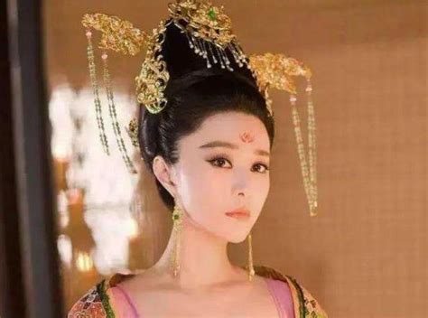 白光：旧上海的一代妖姬，20岁时已历经三次情劫，后嫁小26岁丈夫_【快资讯】