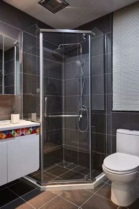你家的卫生间适合装哪种淋浴房？还要装得好看