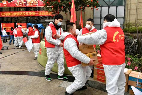 上海有支无人机抗疫突击队助力物资配送 | 感知上海 P1