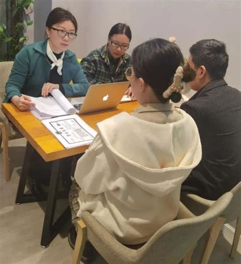 北京中银（天津）律师事务所苏醒律师走进社区参加法律公益服务咨询活动