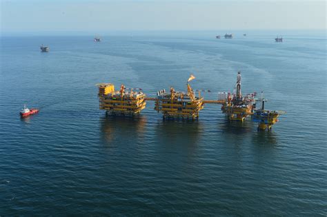 我国第一大原油生产基地渤海油田原油产量再创新高_油气_开发_勘探