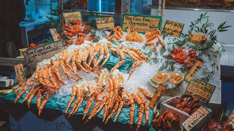 北海道三大市场之一 的札幌二条市场，海鲜超级新鲜实惠。