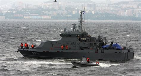 乌克兰渔船遇险求救，俄军派出黑海舰队导弹艇前往救援_凤凰网
