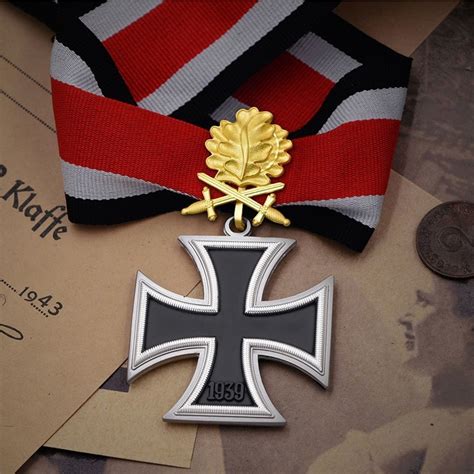 二战时期德国最著名的铁十字勋章，级别有多高，含金量又有多高？_凤凰网