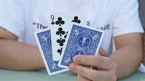 扑克牌转移魔术教学，一个响指百分百成功？-会魔术