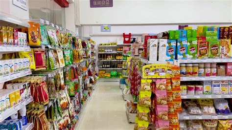 零售便利店商店百货商品陈列零食实拍高清摄影大图-千库网