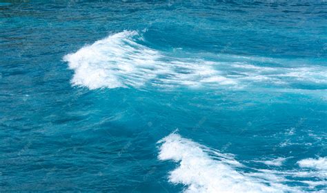 蓝色海洋波浪背景背景图片素材免费下载_熊猫办公
