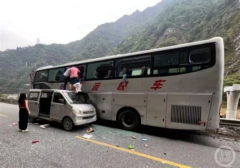 21人死亡，贵州公交车坠湖，遇难者身份曝光引网友落泪：2020，活着就好！ - 知乎