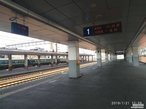 杭州地铁站采用AOC数字标牌实现智慧交通升级