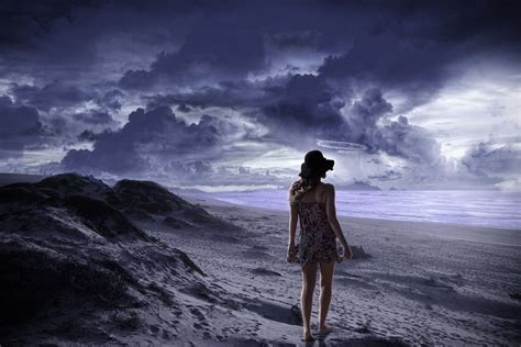 海边的孤独美女人物背影 - 免费可商用图片 - CC0素材网