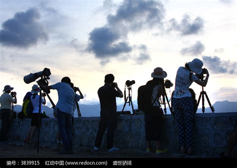 在户外的兴趣小组人物摄影高清jpg格式图片下载_熊猫办公