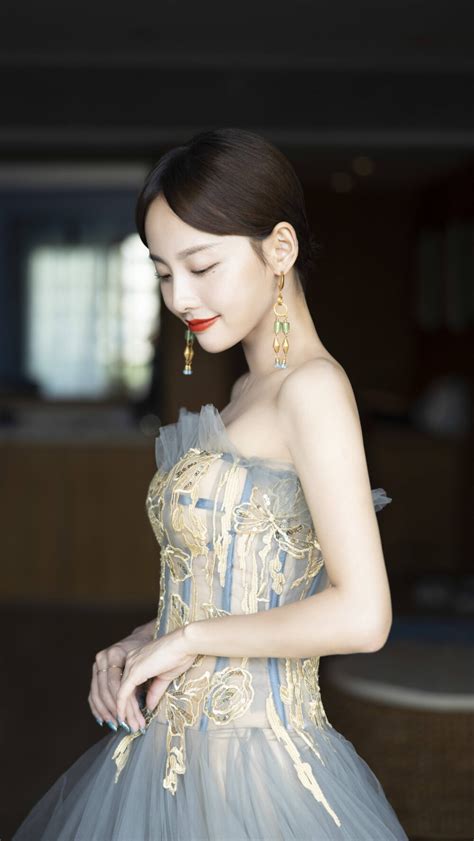 张嘉倪《三国热》图片 张嘉倪《三国热》图片