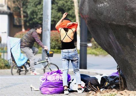 女生脱衣服图片、女生脱衣服图片大全