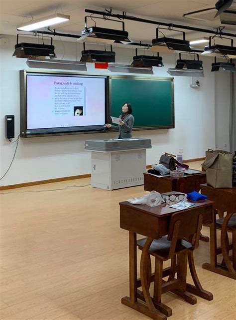疫情下，“空中课堂”上线！上海中小学数千节优质视频课是怎么“炼”成的？