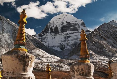 朝拜冈仁波齐，藏族先民的神山信仰，才是转山真正的由来_佛教