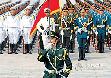 集团组织参观中国人民解放军海陆空三军仪仗队和慰问北京卫戍区某部-中商外贸有限公司