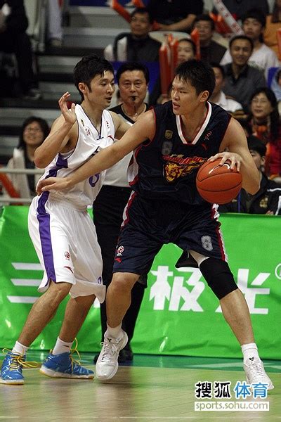 中国男篮进行人员调整 5名球员离队_新体育网