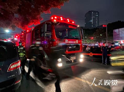 江苏常州一居民楼因瓶装液化气爆炸坍塌 致1死5伤_新闻频道_中华网