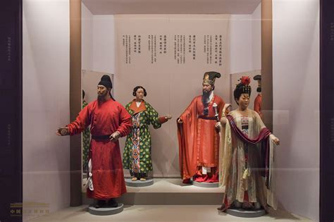 国博里的汉服风尚 130件文物带你领略历代服饰变化_展览