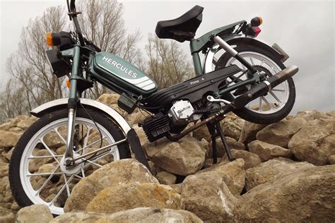 Kleinkrafträder Klassen: Moped, Mofa und Motorroller