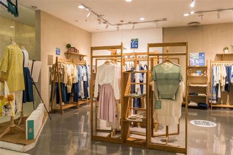 韩国服装店装修设计图_小型衣服店装修图_微信公众号文章