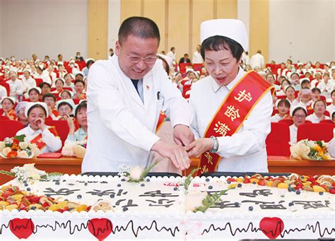 护士节，向伟大的“天使”致敬！惠州市中医医院2个优秀集体、2名护士长、6名护士登台领奖