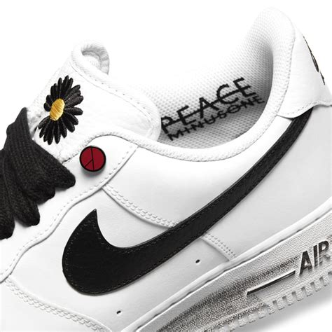 耐克联名权志龙 PEACEMINUSONE x Nike Kwondo 1 小雏菊3.0板鞋 - 知乎