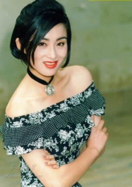 内地十二位老牌女演员年轻照对比，最美的不是刘晓庆！