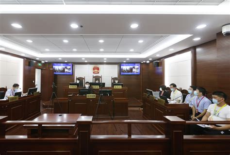 出庭应诉促法治，直播旁听提水平_图片新闻_上海市人力资源和社会保障局