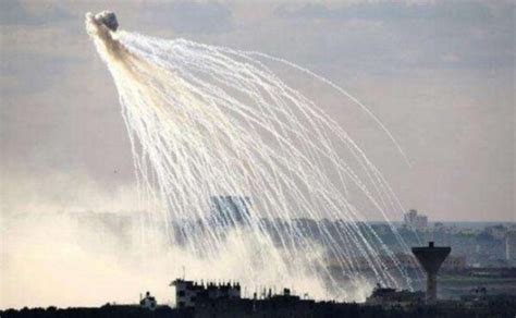 以军被指控在加沙和黎巴嫩使用白磷弹，现场人员称闻到浓郁大蒜味道