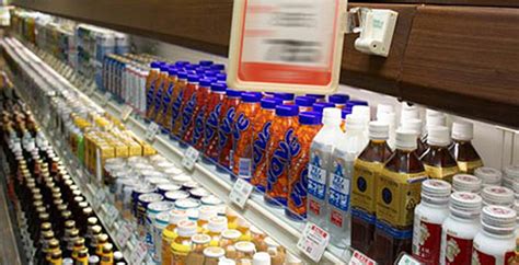 松江在一便利店查获96袋产自日本核辐射区食品__凤凰网